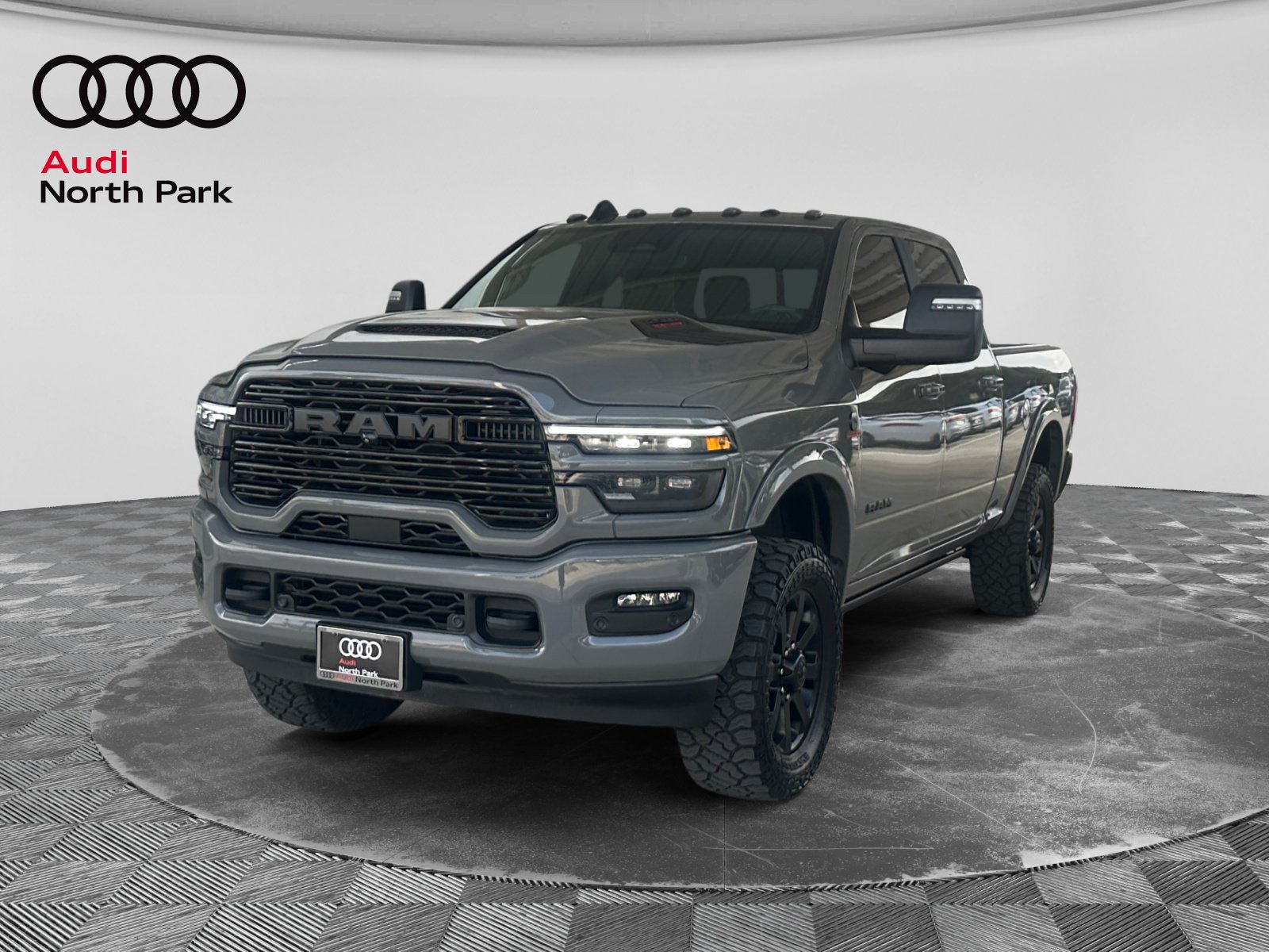Used 2025 RAM 2500 Laramie AWD/4WD image 1