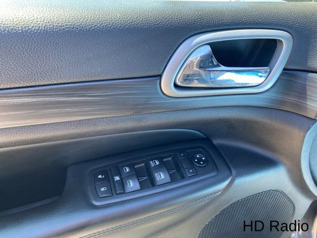 Used 2019 Jeep Grand Cherokee Laredo w/ Security & Convenience Group AWD/4WD image 23