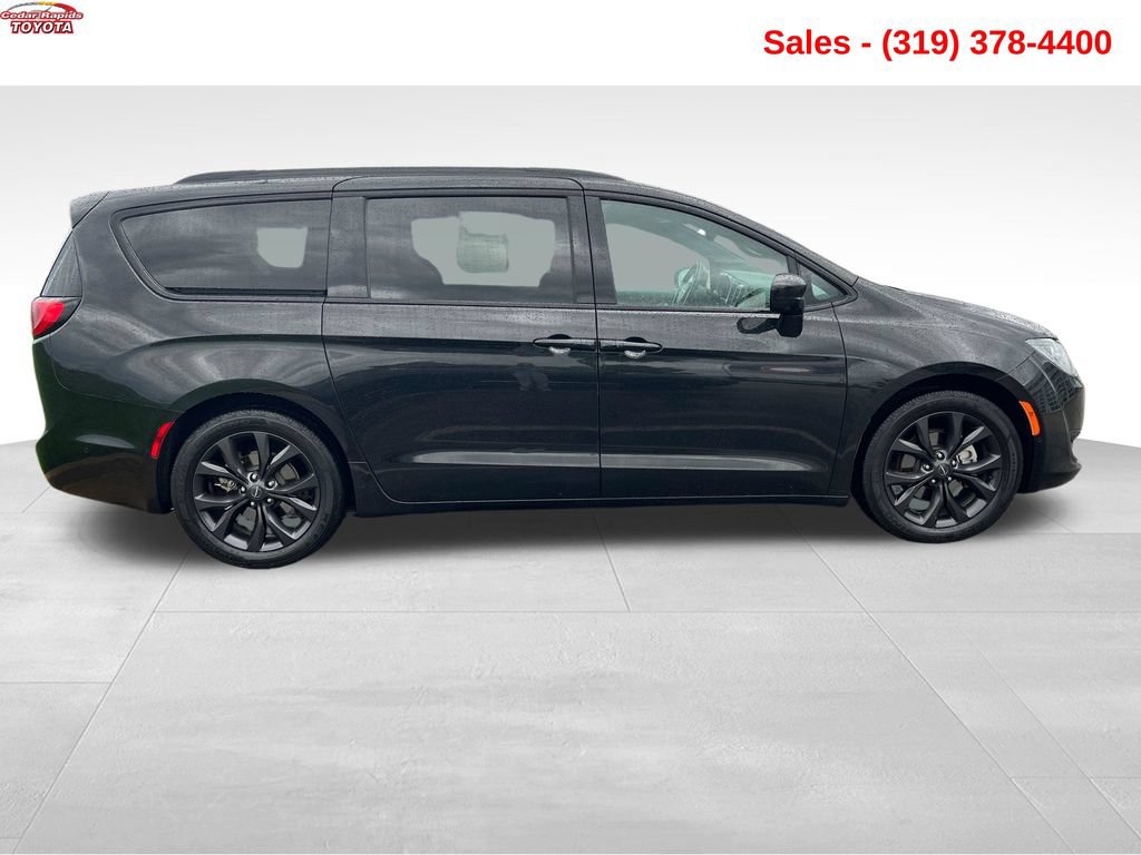Used 2020 Chrysler Pacifica Touring-L w/ Advanced Safetytec Group FWD image 10