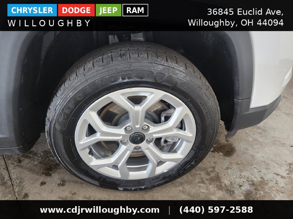 Used 2025 Jeep Compass Latitude AWD/4WD image 36