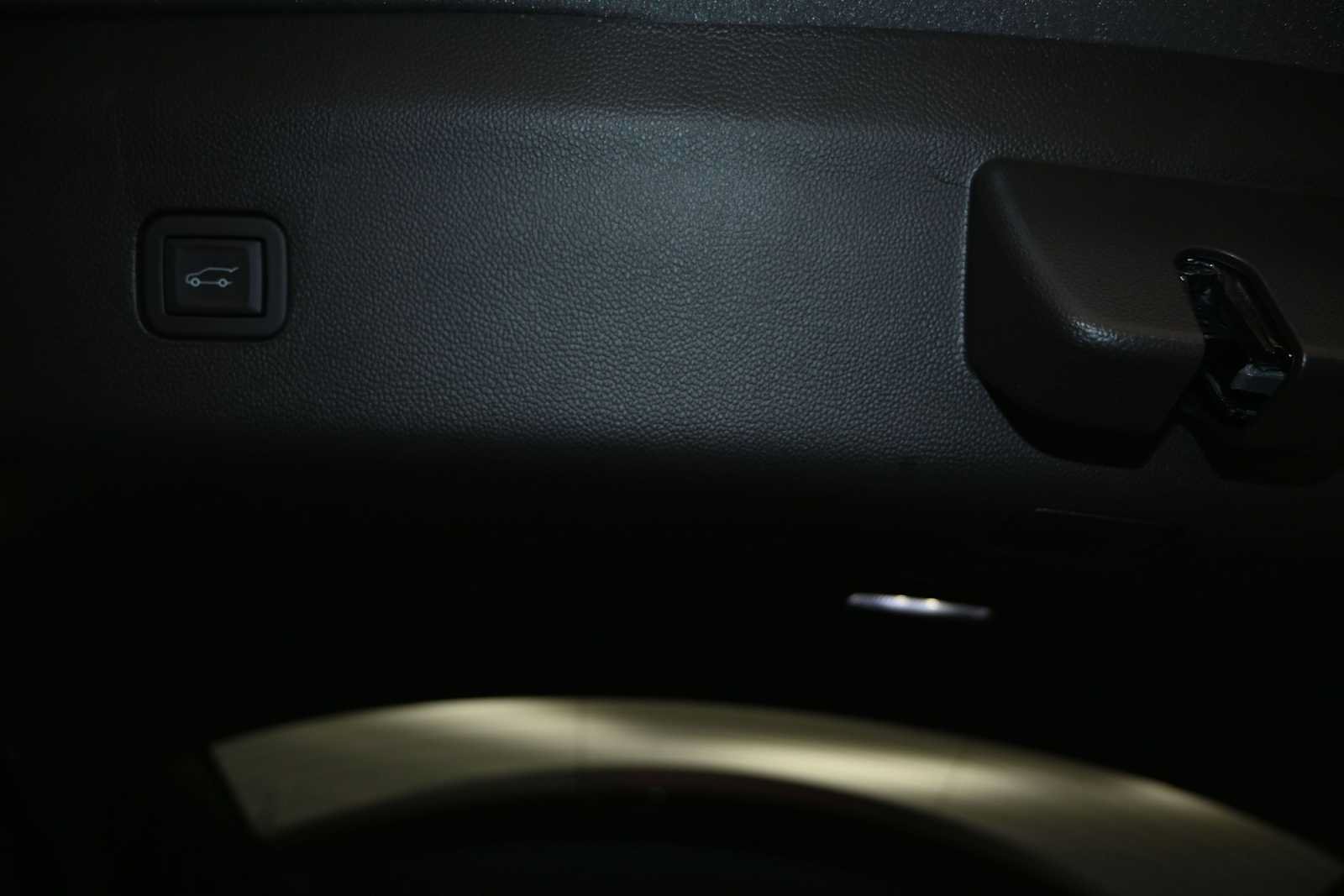 Used 2024 Buick Enclave Avenir AWD/4WD image 30