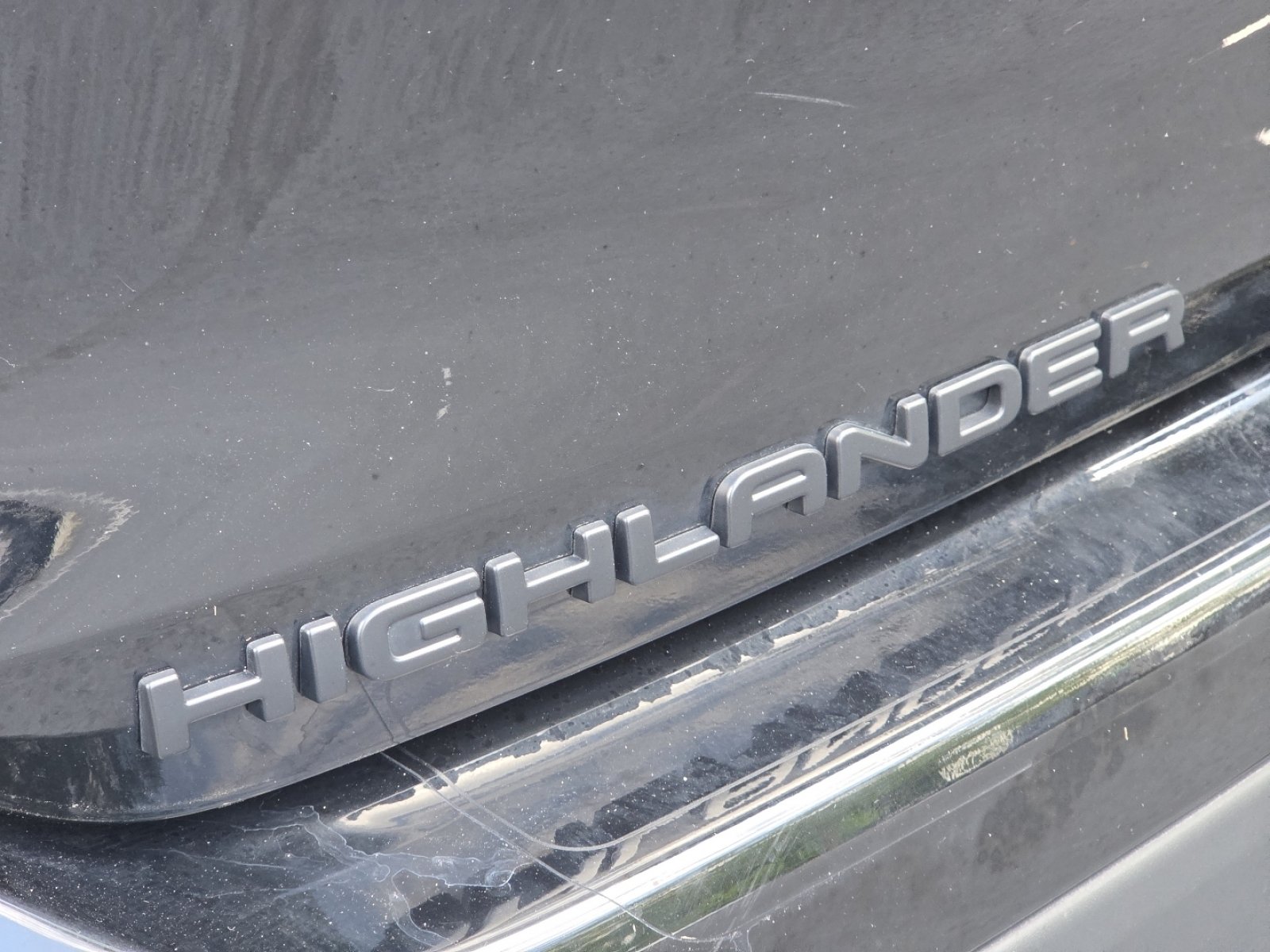 Used 2022 Toyota Highlander XLE AWD/4WD image 19