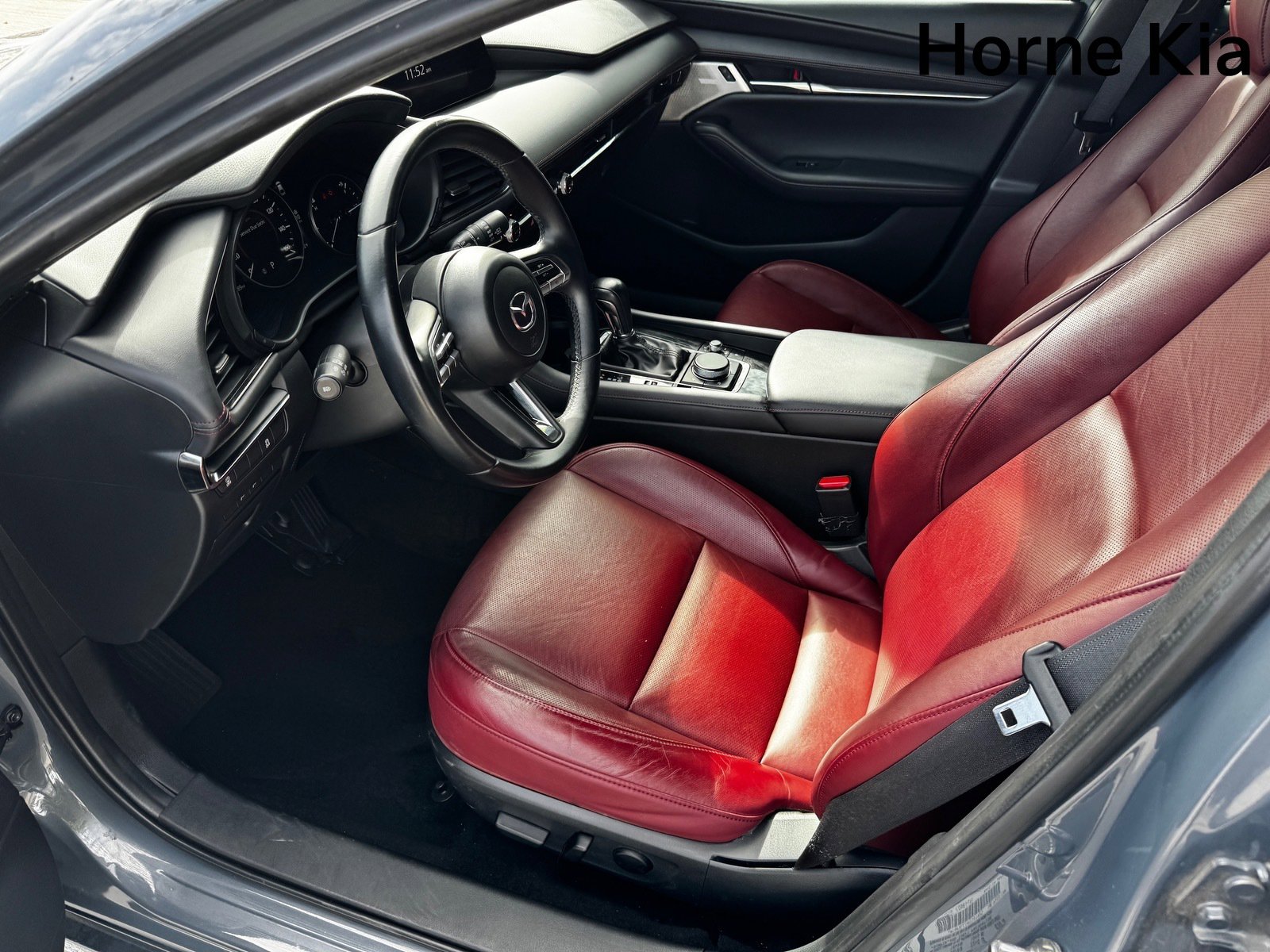 Used 2022 MAZDA MAZDA3 s image 9