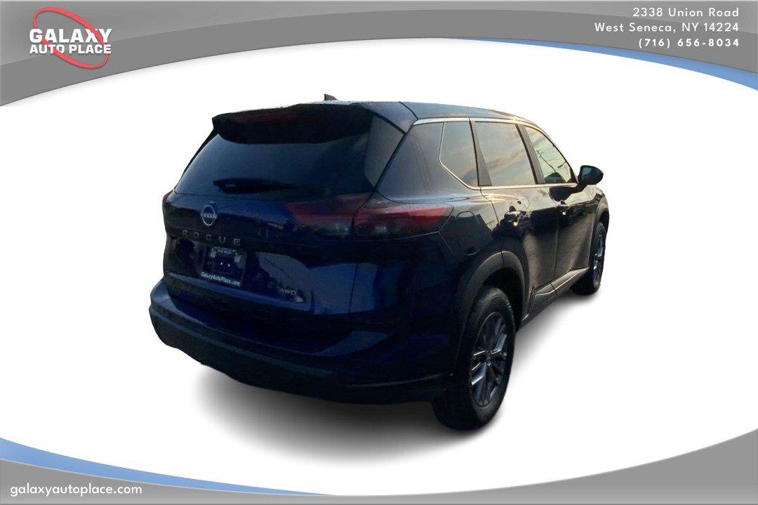 Used 2026 Nissan Rogue SV AWD/4WD image 5
