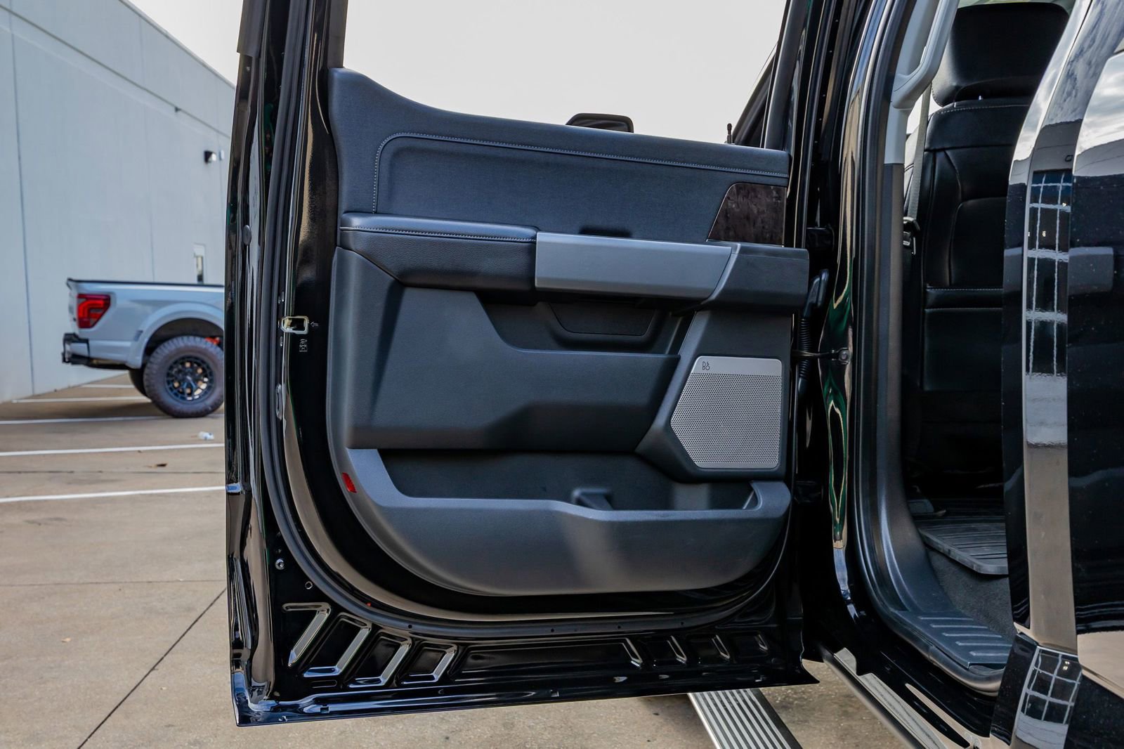 Used 2024 Ford F350 Lariat w/ Lariat Ultimate Package image 39