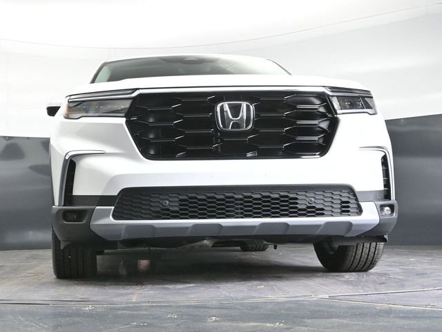 Used 2025 Honda Pilot Touring image 31