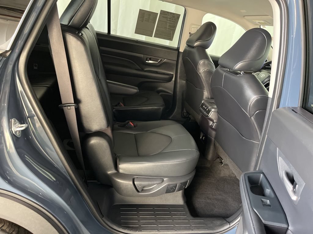 Used 2024 Toyota Grand Highlander AWD image 24