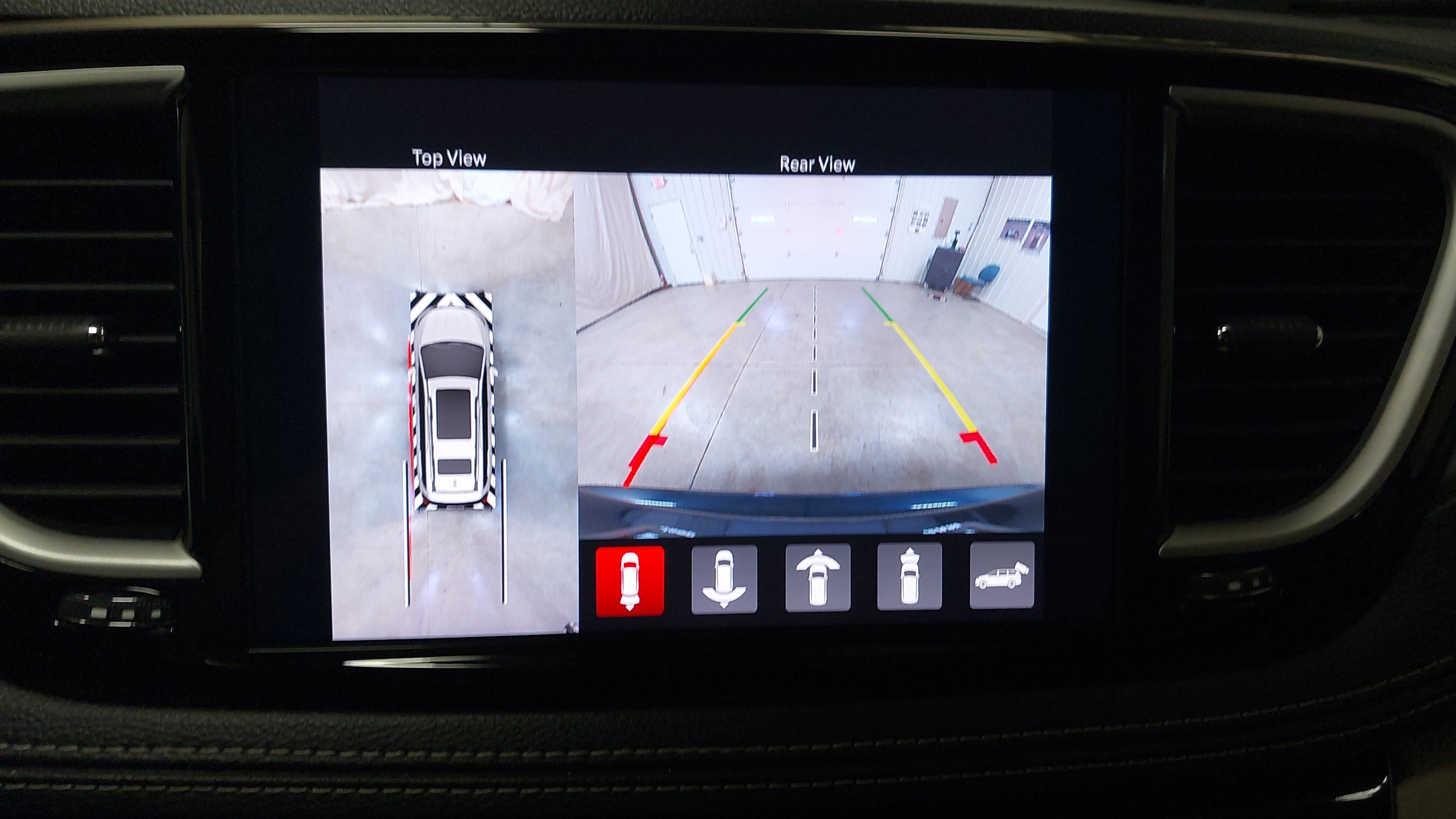 Used 2024 Chrysler Pacifica Touring-L FWD image 35