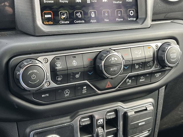 Used 2021 Jeep Wrangler Unlimited Sahara image 31