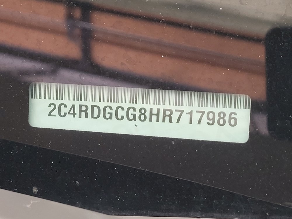 Used 2017 Dodge Grand Caravan SXT w/ Rear Park Assist Package FWD image 33