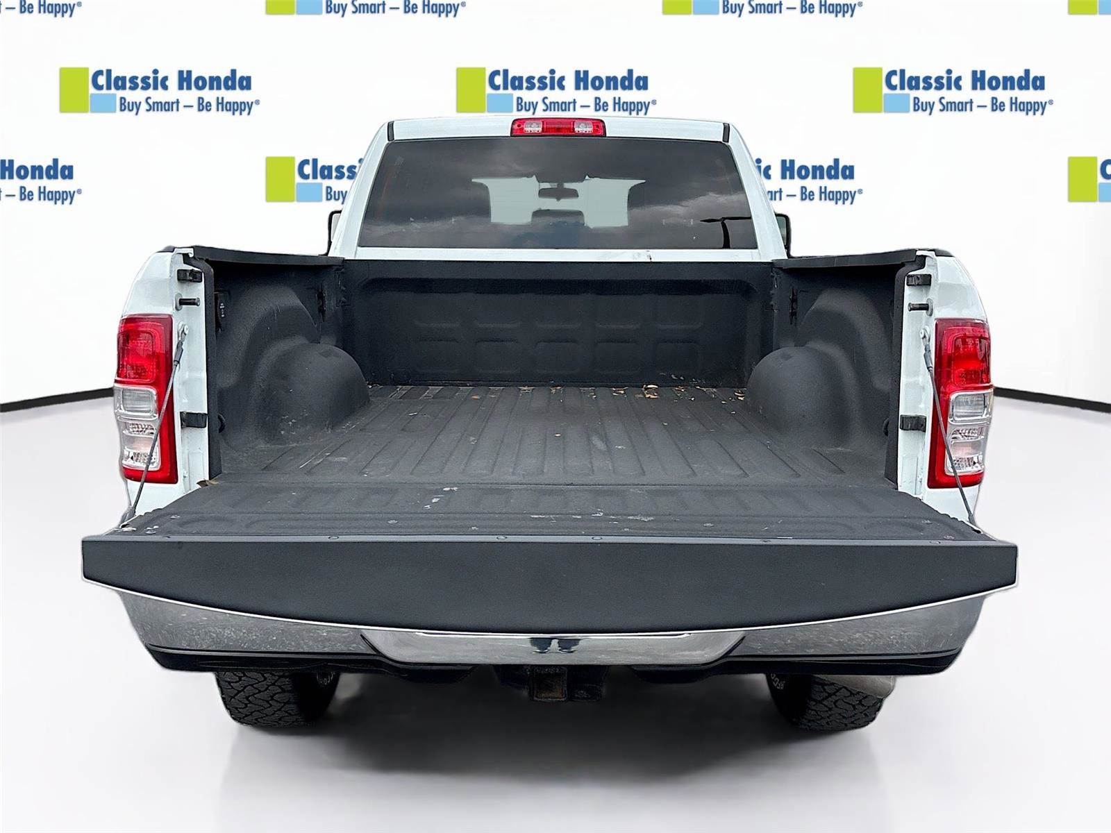 Used 2024 RAM 2500 Tradesman w/ Chrome Appearance Group image 27