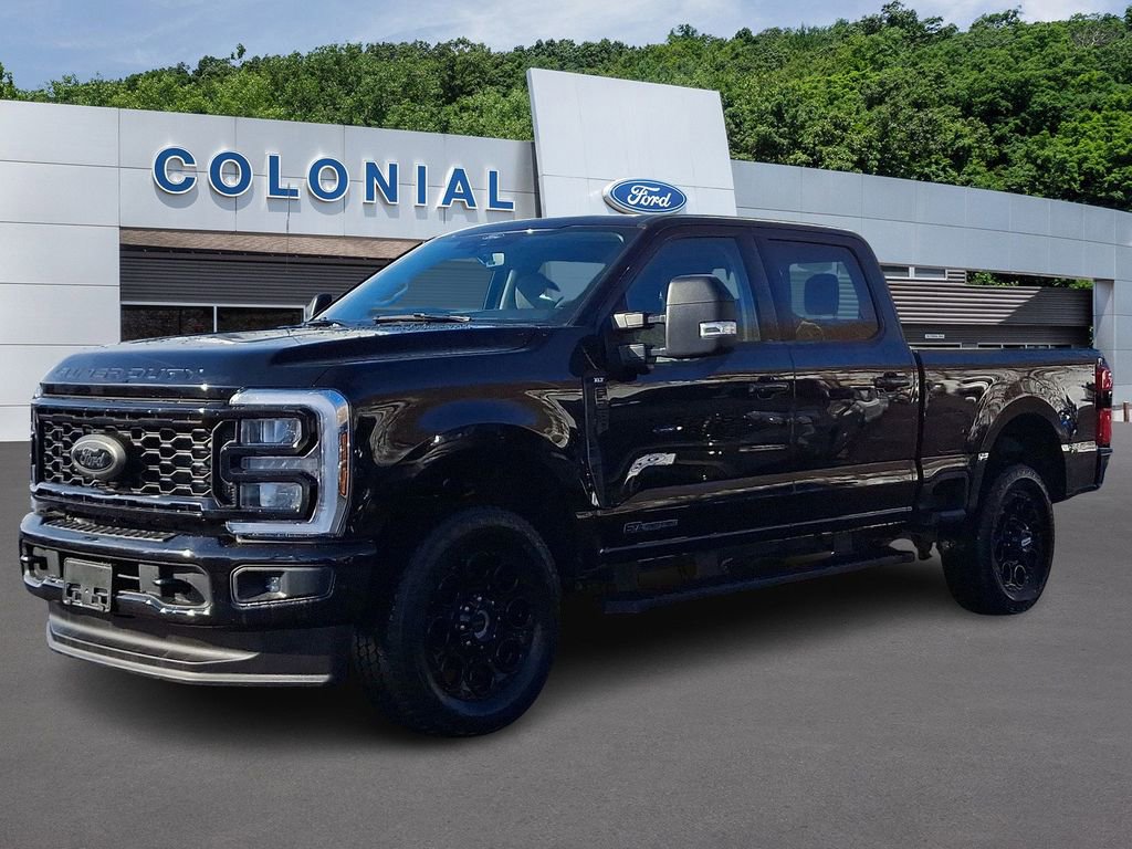 Used 2025 Ford F250 XLT w/ Black Appearance Package image 3