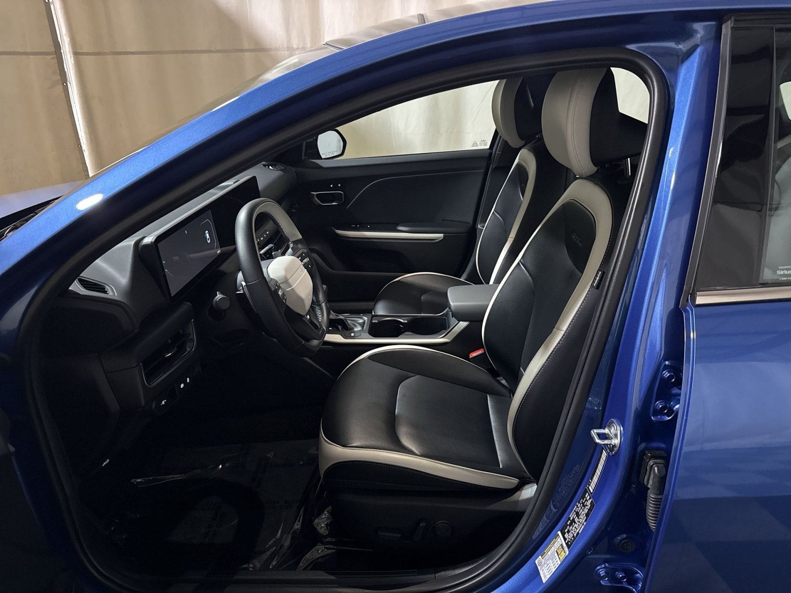 Used 2025 Kia K4 GT-Line w/ GT-Line Premium Package FWD image 18