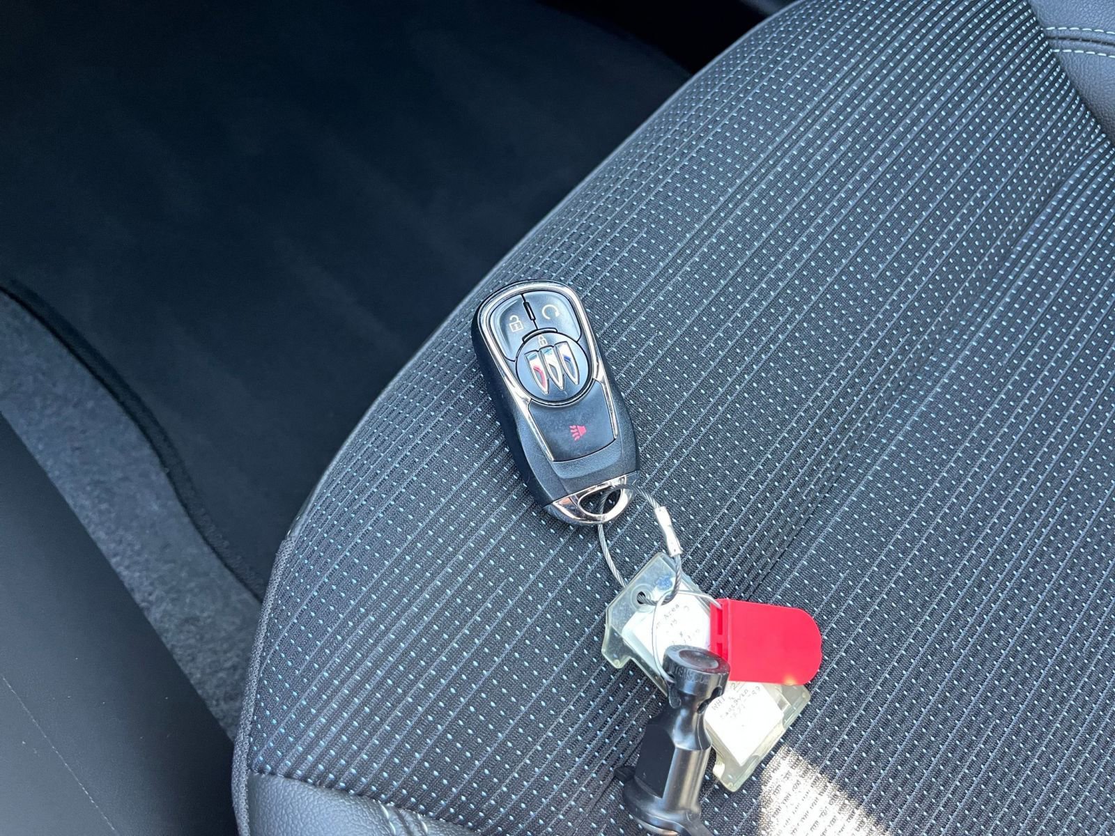 Used 2025 Buick Envista Preferred image 21