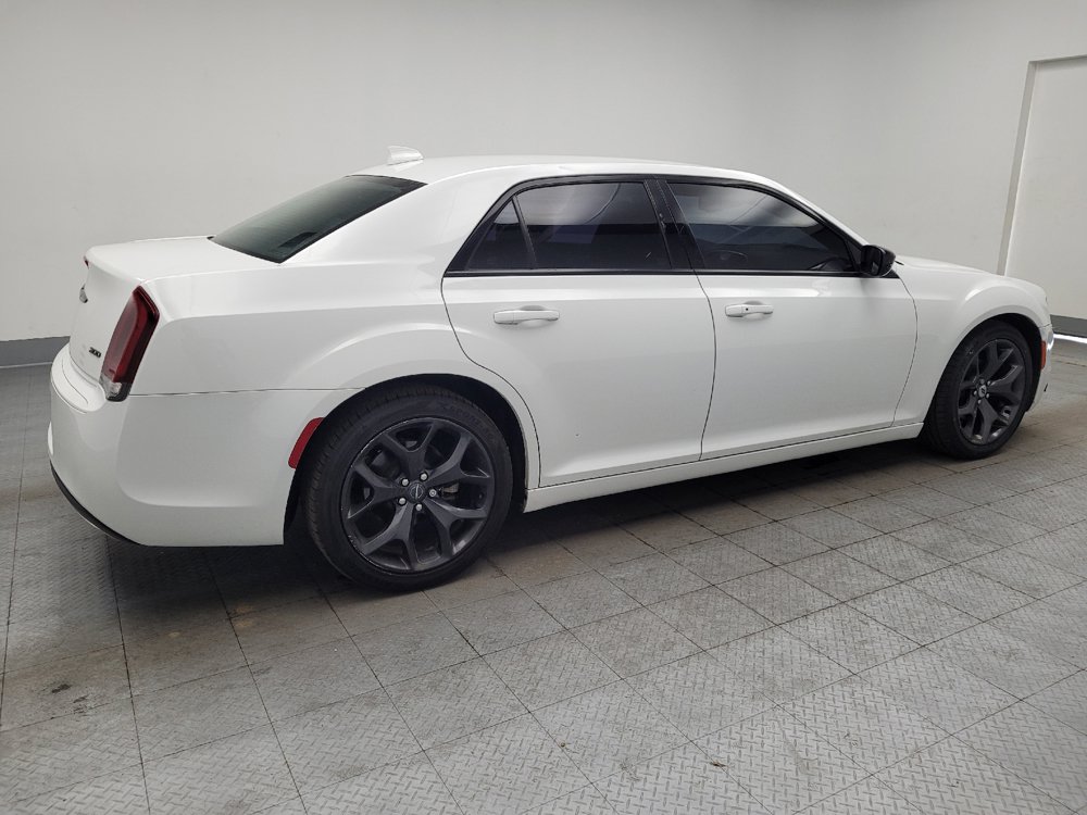 Used 2021 Chrysler 300 Touring w/ Sport Appearance Package RWD image 10