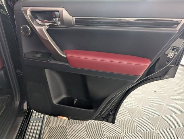Used 2022 Lexus GX 460 Premium w/ Accessory Package image 35