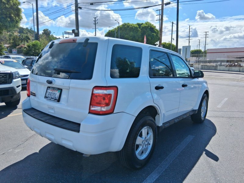 Used 2010 Ford Escape XLS FWD image 6