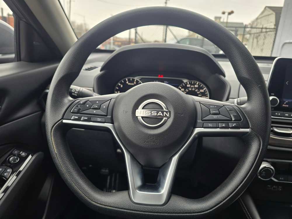 Used 2023 Nissan Altima 2.5 SV image 29