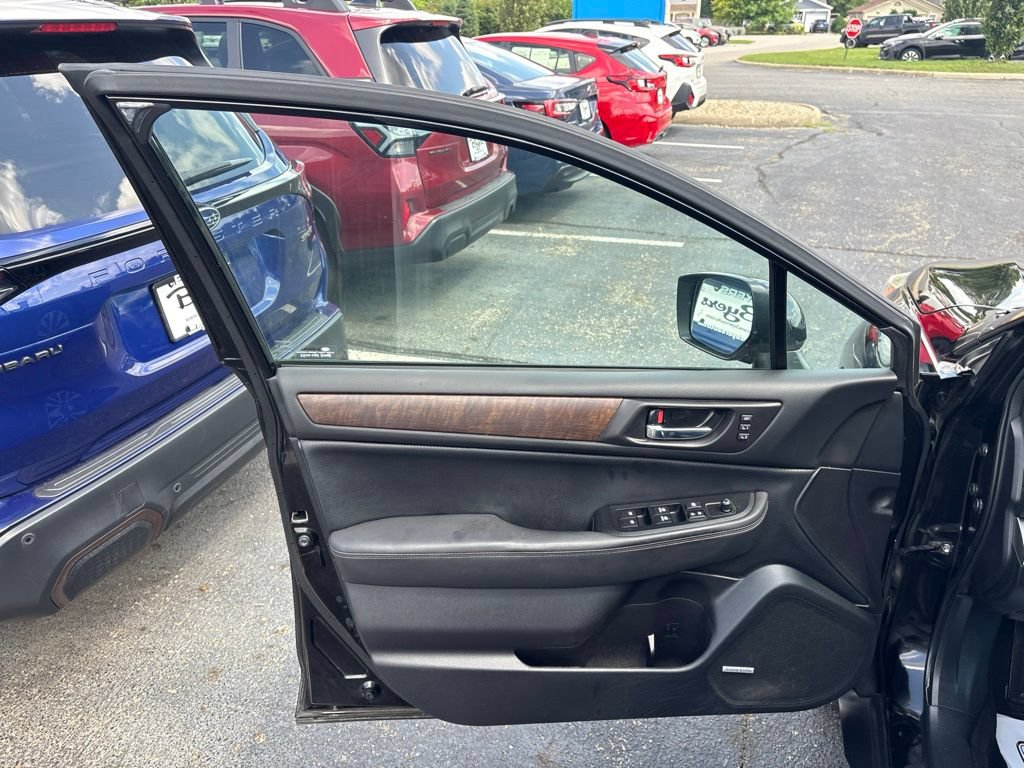 Used 2017 Subaru Outback 2.5i Limited AWD/4WD image 18