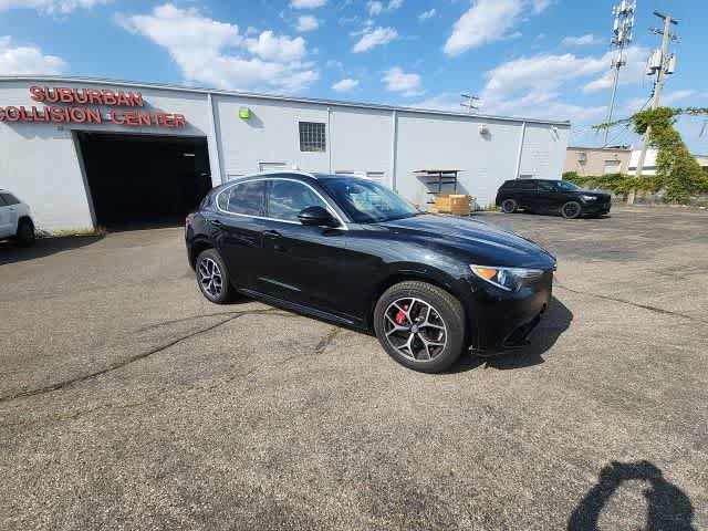 Used 2021 Alfa Romeo Stelvio Ti AWD/4WD image 6