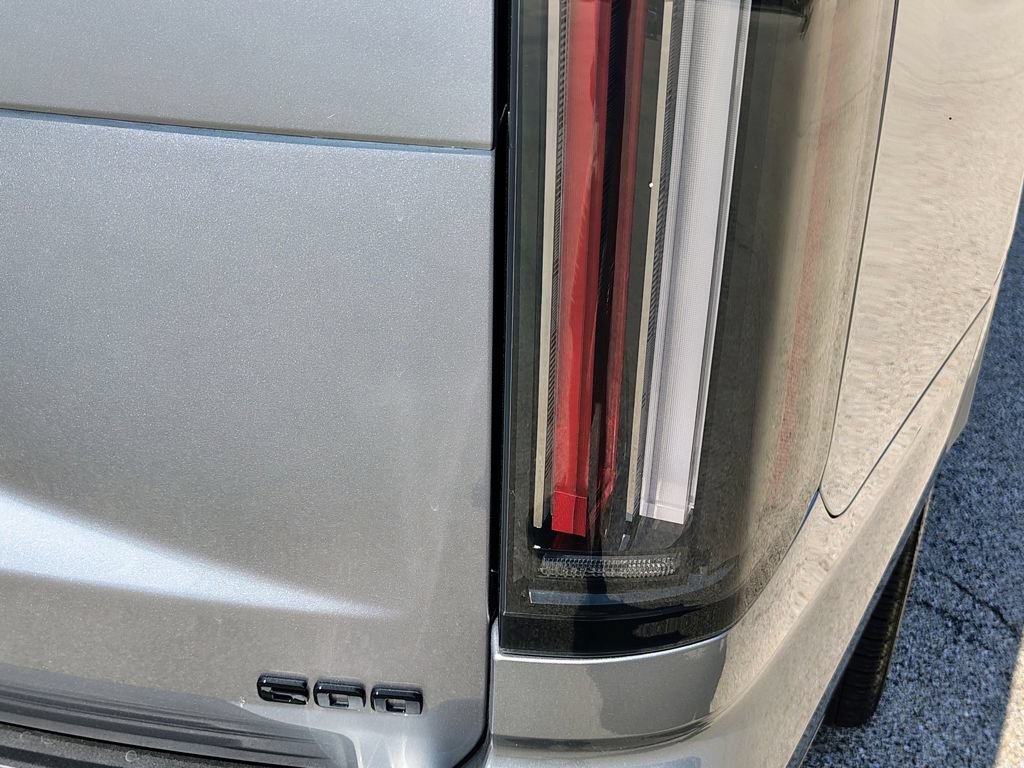 New 2026 Cadillac Escalade Platinum Sport w/ LPO, ONYX Package AWD/4WD image 15