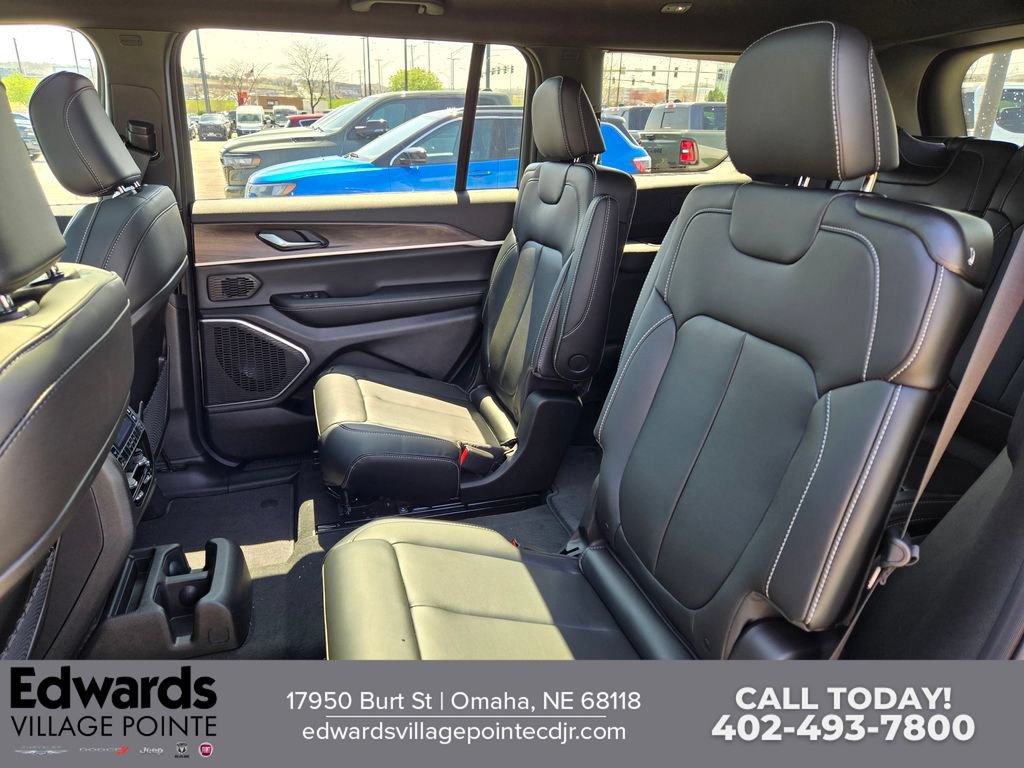 New 2026 Jeep Grand Cherokee L Limited w/ Limited Altitude Package AWD/4WD image 28