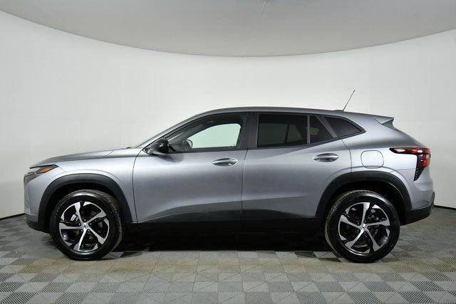 Used 2025 Chevrolet Trax RS w/ Driver Confidence Package image 16