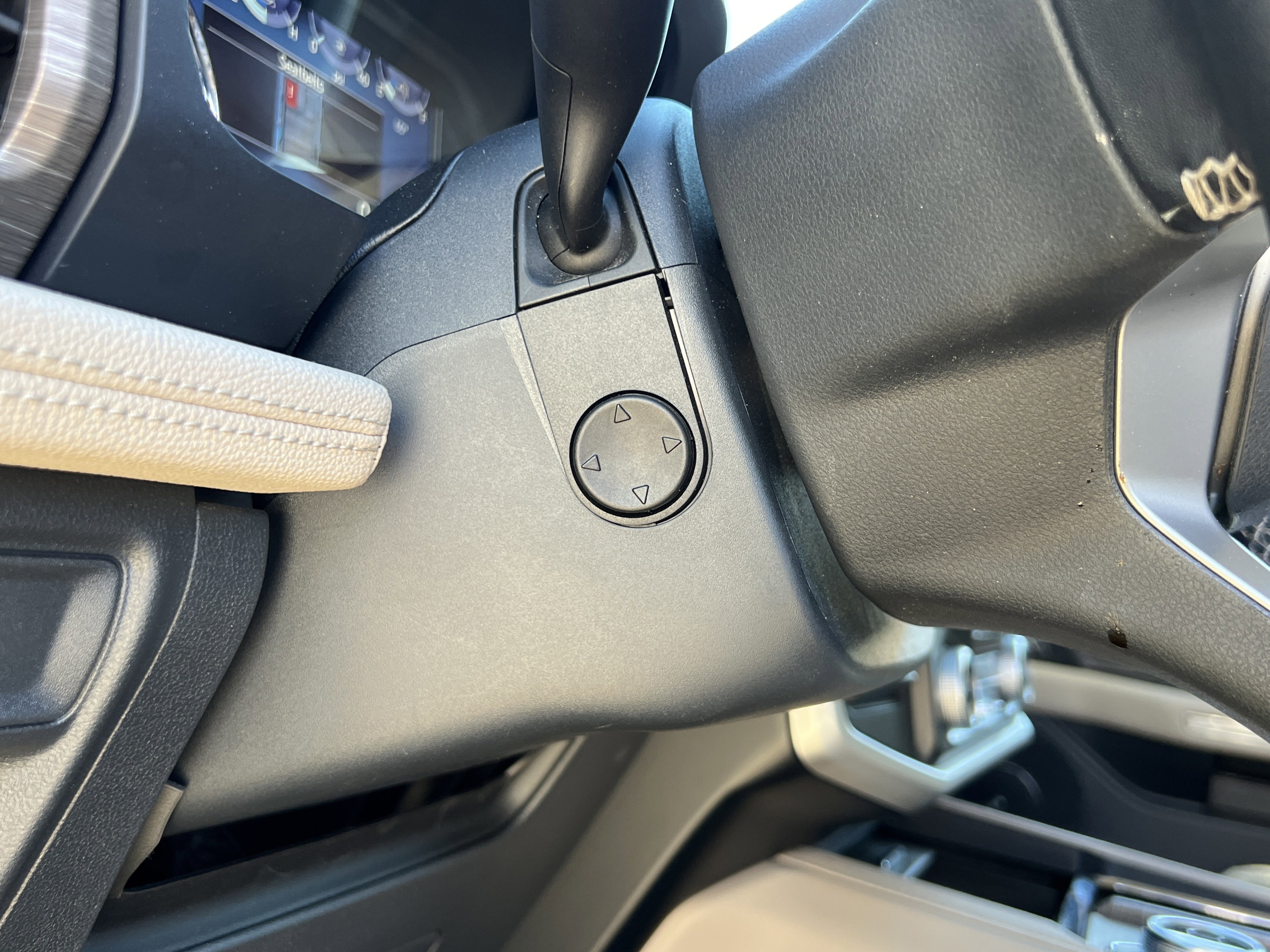 Used 2024 Ford Expedition Limited image 21