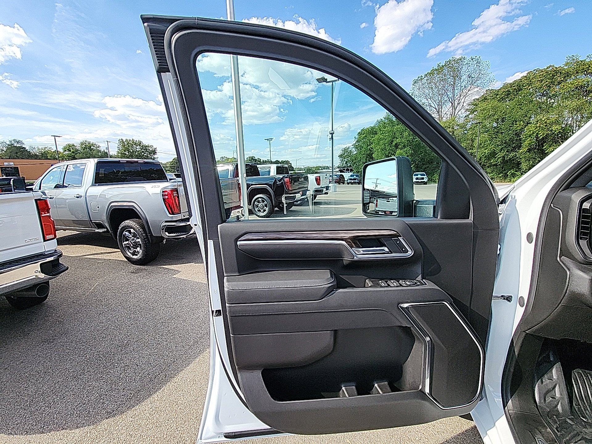 New 2026 Chevrolet Silverado 3500 LT w/ Convenience Package image 12