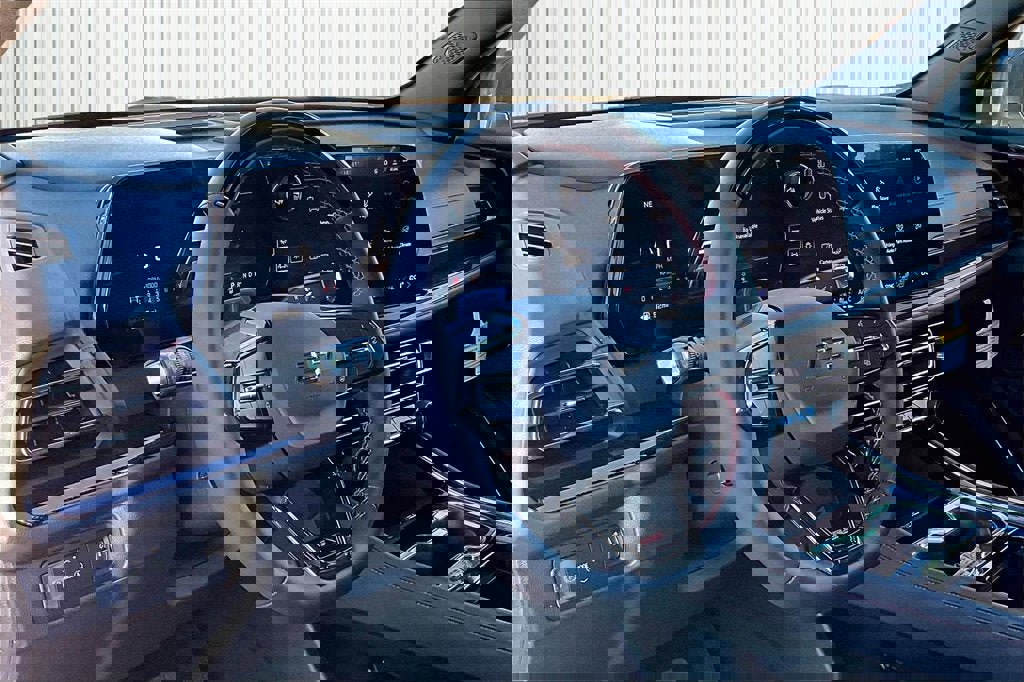 New 2026 Chevrolet Traverse RS image 3