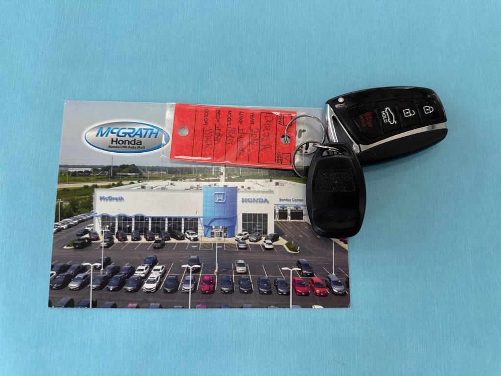 Used 2016 Hyundai Azera image 3