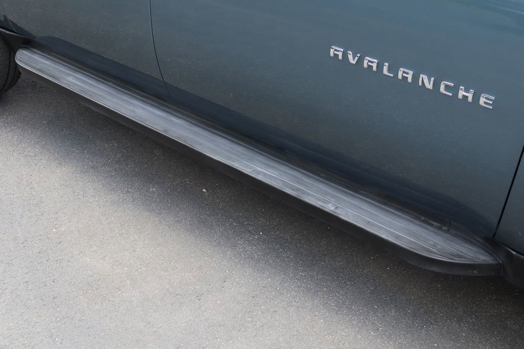 Used 2011 Chevrolet Avalanche LS image 9