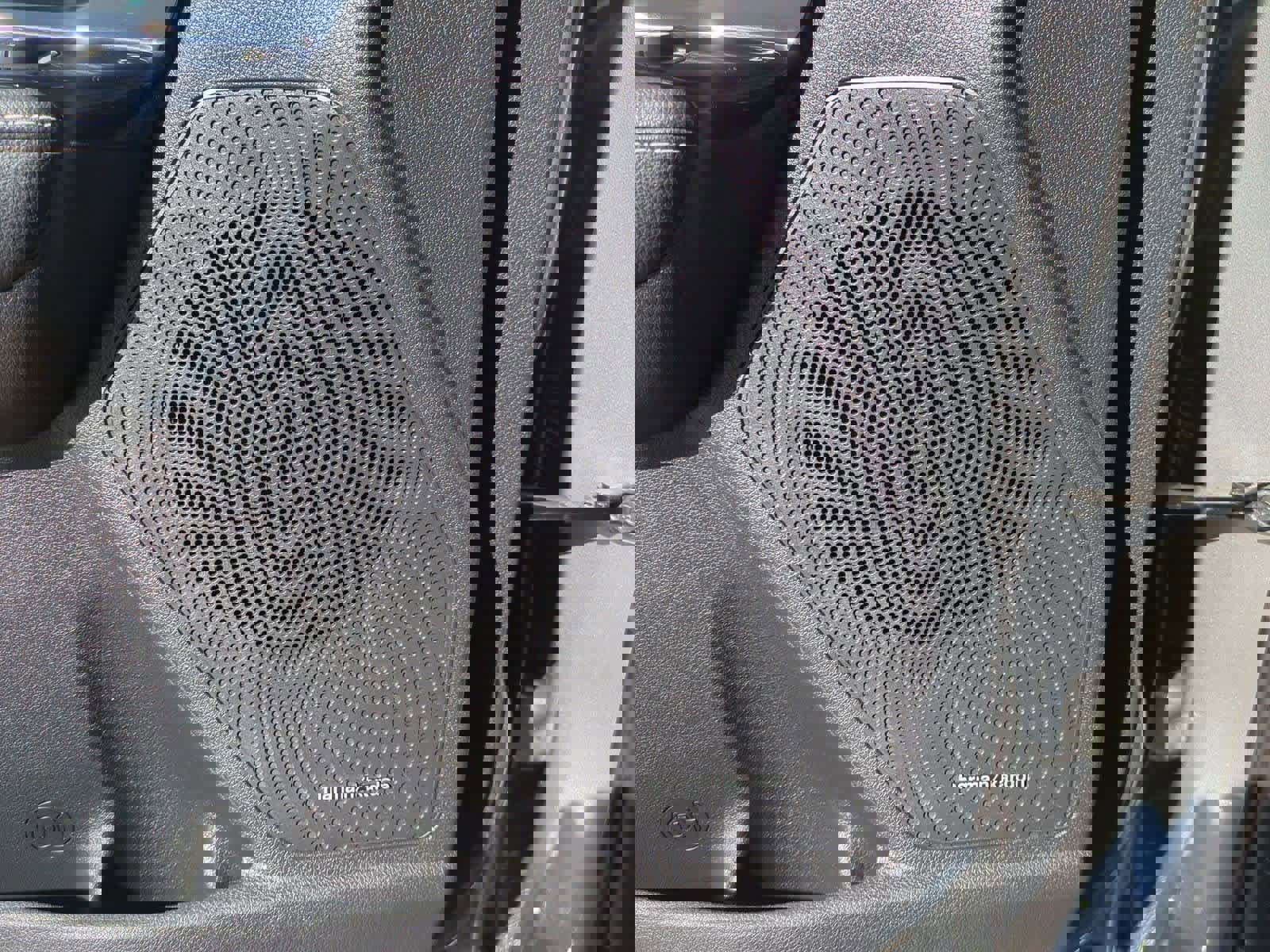 Certified 2022 Kia Niro EX image 30