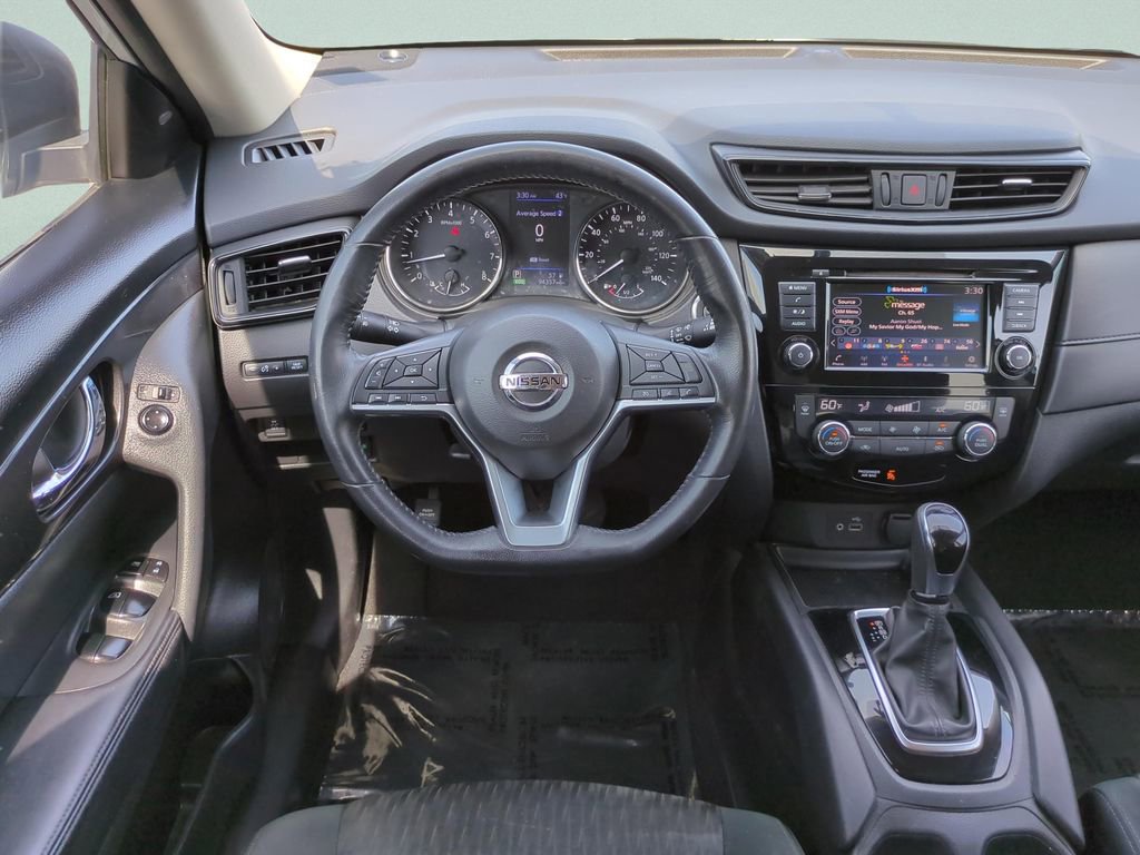 Used 2018 Nissan Rogue SV image 15