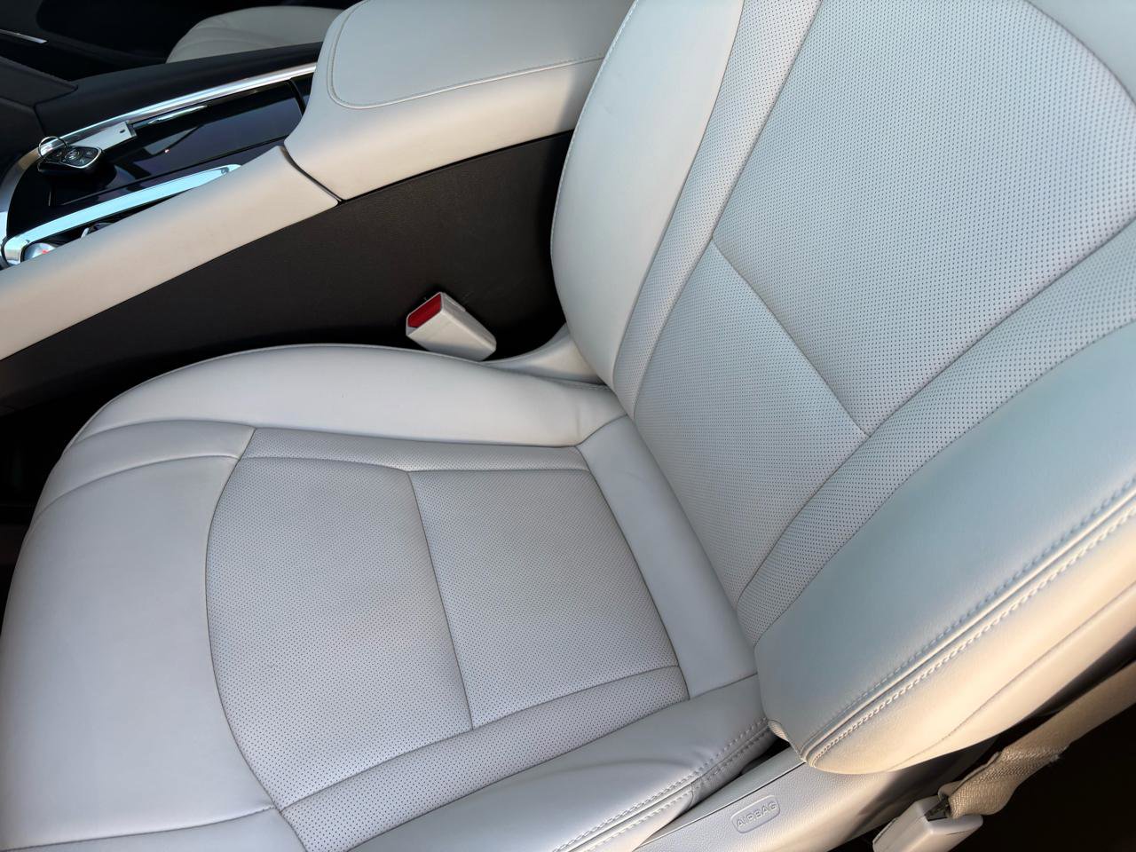 Used 2023 Buick Enclave Essence image 13