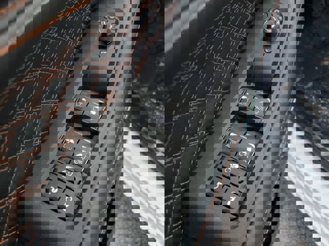 New 2026 Jeep Grand Cherokee Summit image 24