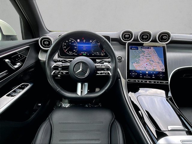 Used 2025 Mercedes-Benz GLC 350e 4MATIC image 7