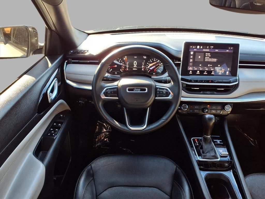 Used 2023 Jeep Compass Limited image 4