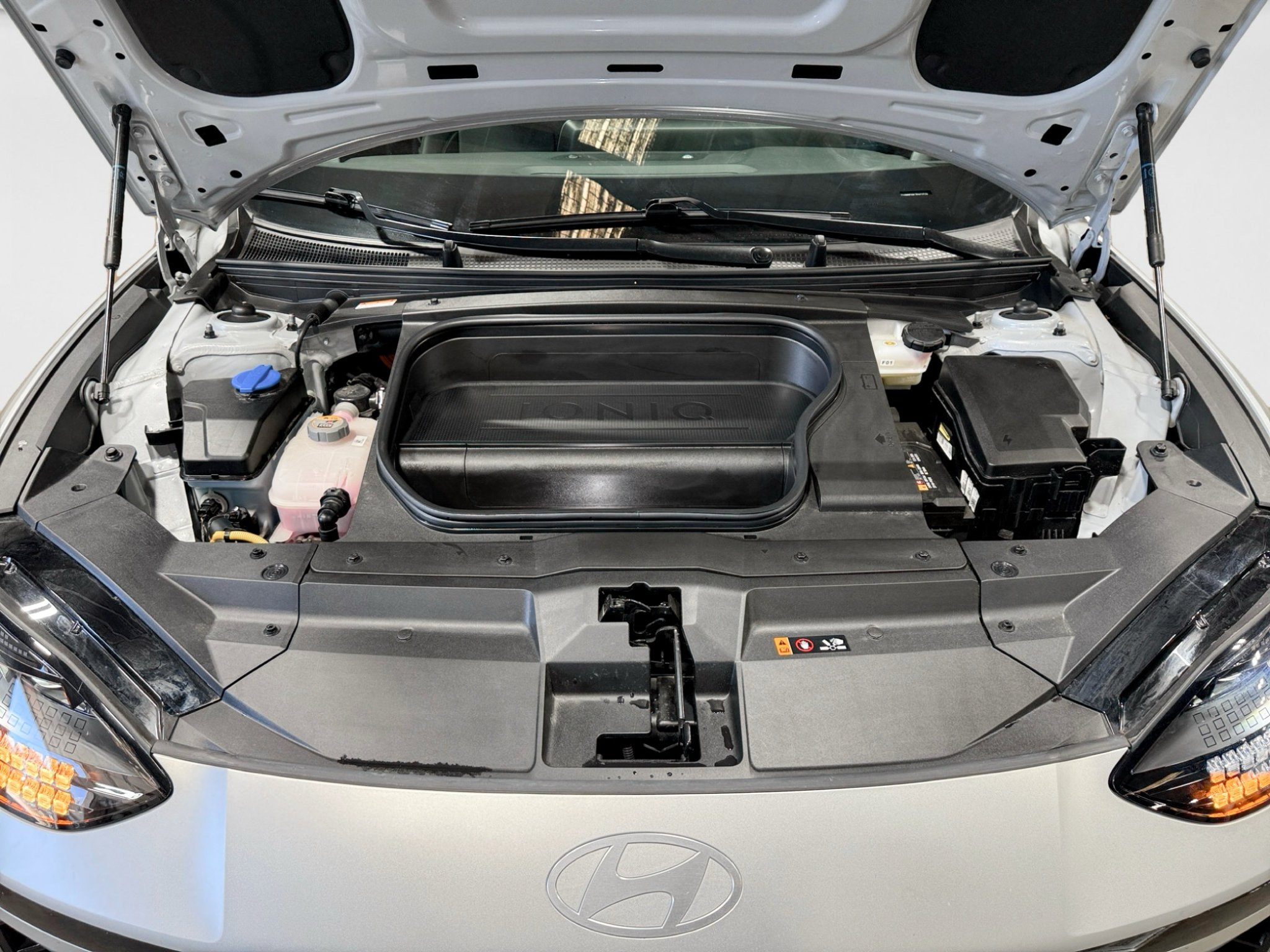 Used 2024 Hyundai Ioniq 6 SEL AWD/4WD image 25