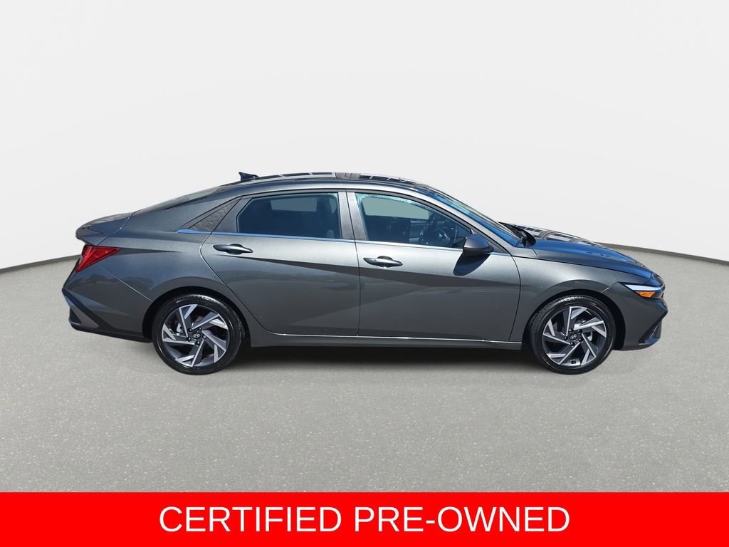 Certified 2025 Hyundai Elantra SEL w/ Cargo Package FWD image 4