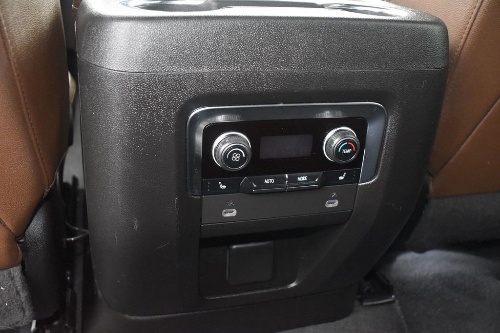 Used 2023 Chevrolet Suburban High Country RWD image 19