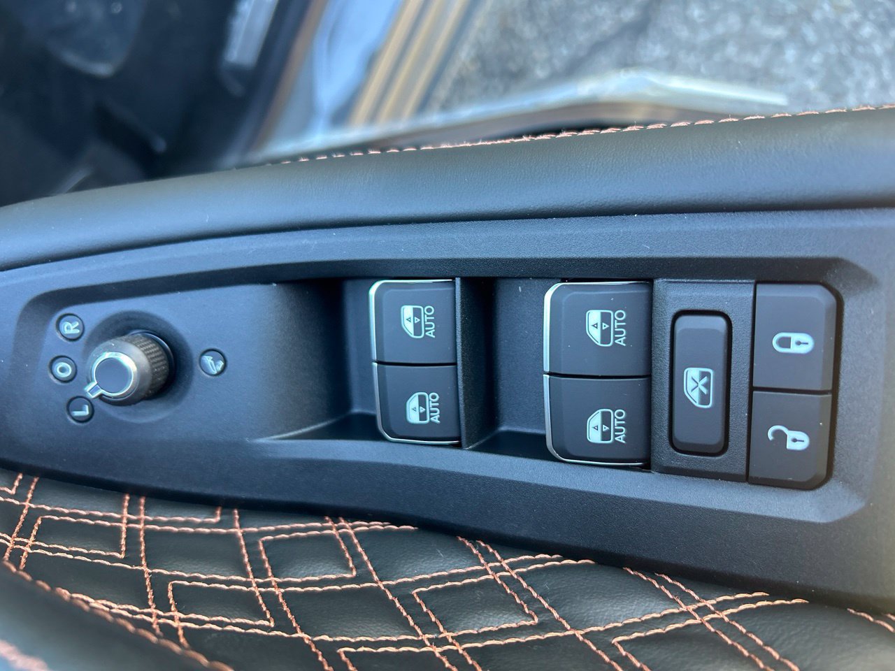 New 2027 Jeep Grand Cherokee Summit AWD/4WD image 15