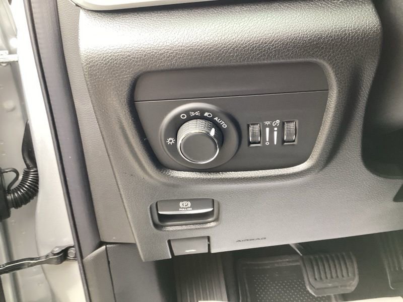 New 2025 Jeep Grand Cherokee Altitude AWD/4WD image 30