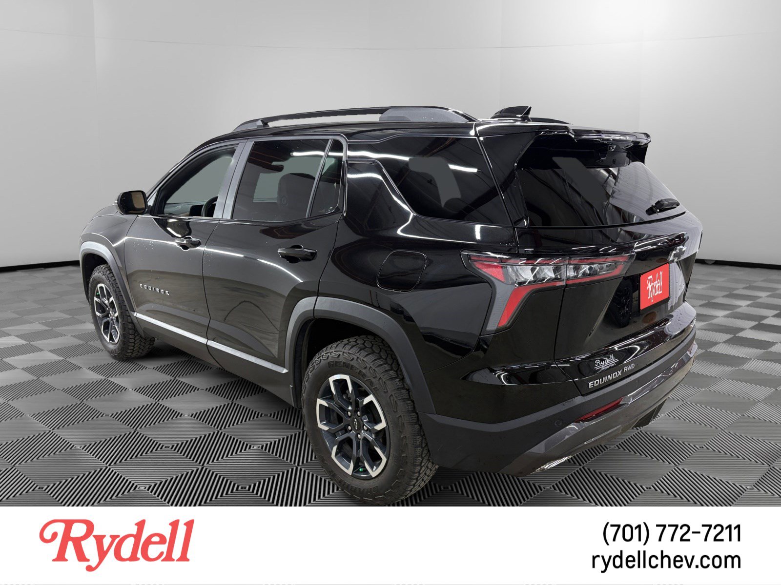 Used 2025 Chevrolet Equinox ACTIV w/ Safety and Technology Package AWD/4WD image 3