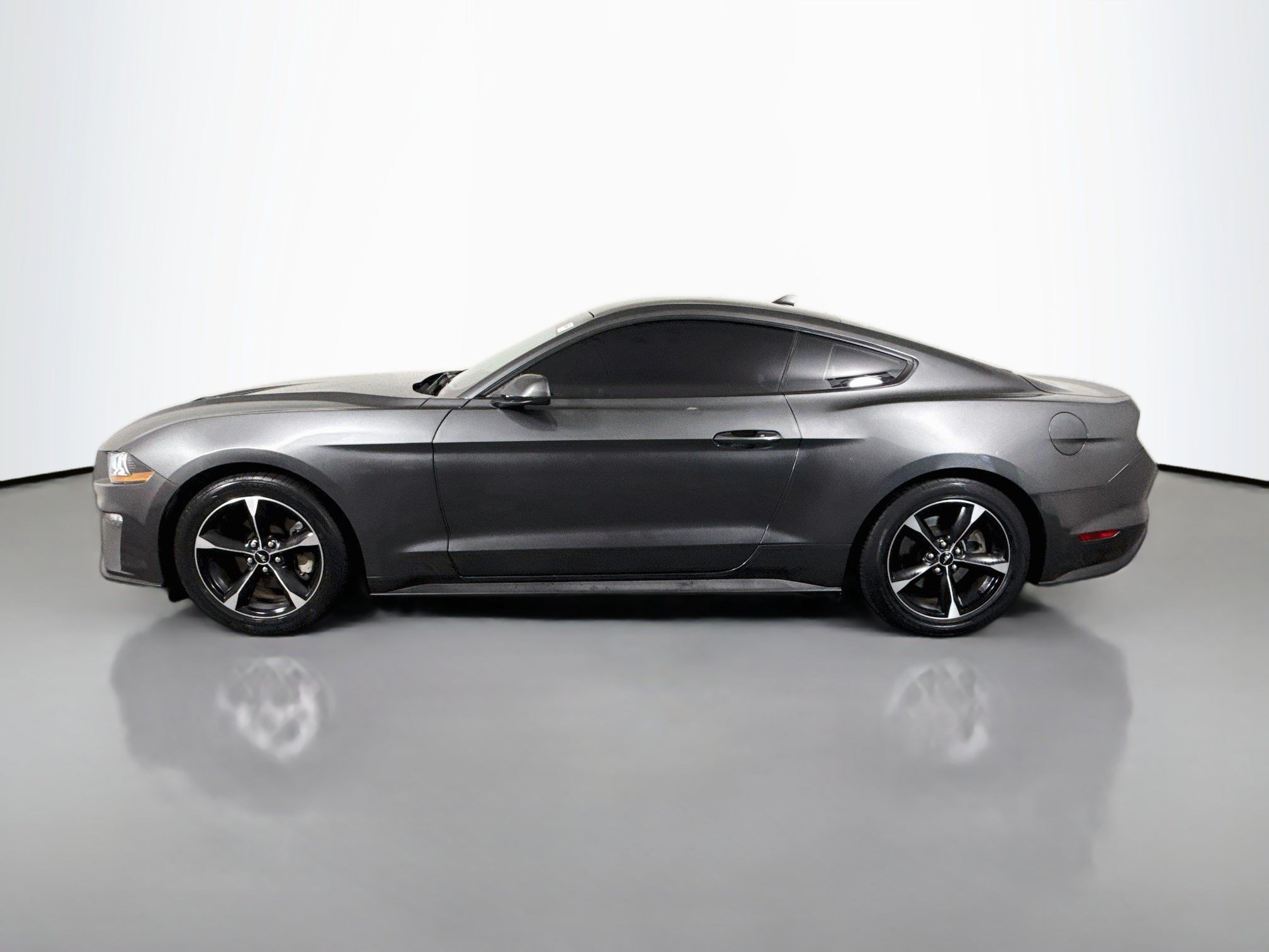 Used 2020 Ford Mustang Coupe RWD image 6