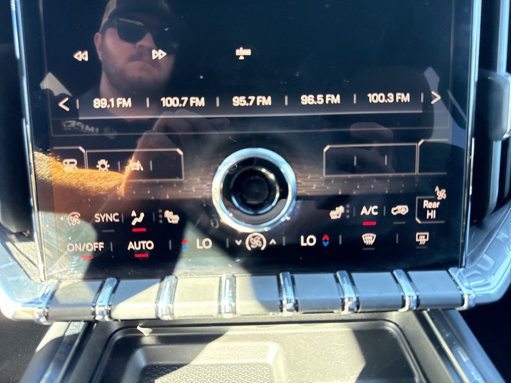 Used 2025 GMC Acadia Elevation FWD image 19