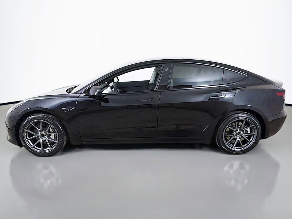 Used 2023 Tesla Model 3 Standard Range image 13