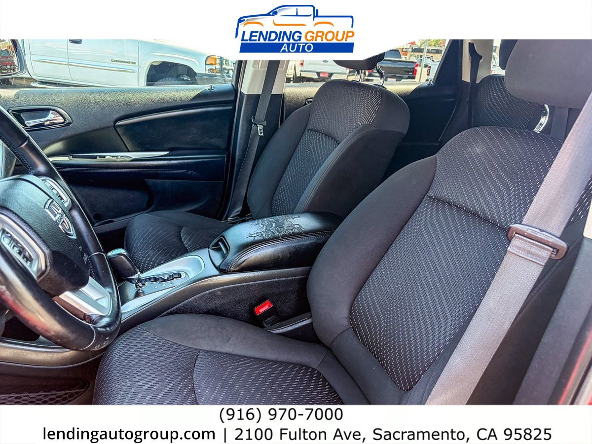 Used 2017 Dodge Journey SE w/ Flexible Seating Group FWD image 16