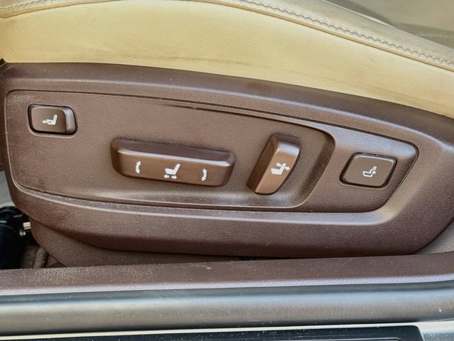 Used 2017 Lexus ES 350 w/ Ultra Luxury Package FWD image 24