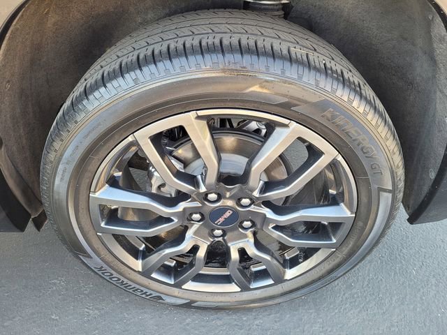 Used 2023 GMC Terrain Denali w/ Black Diamond Edition image 26